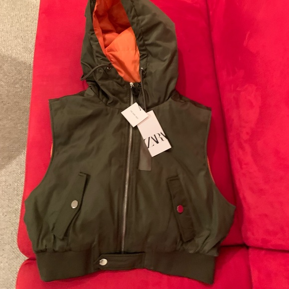 Zara CROPPED NYLON VEST - Picture 9 of 9